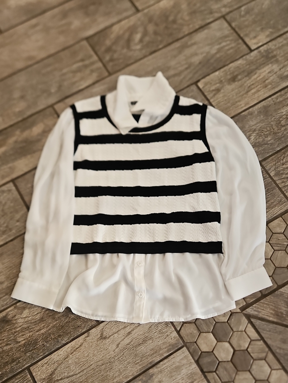 Adrianna Papell Striped Sweater Vest Overlay Blouse - White & Black Size Large